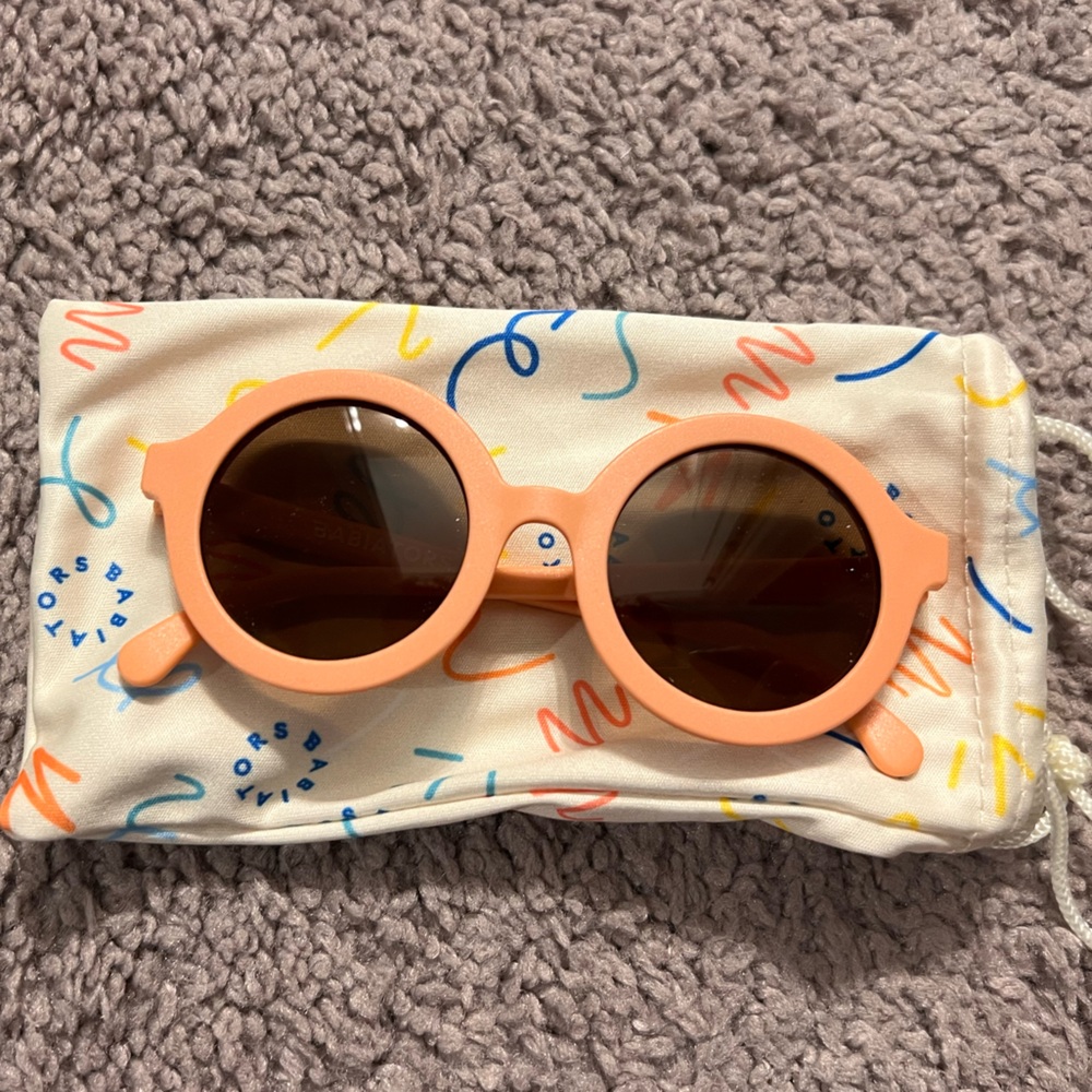 Kids’ Round Peach Sunglasses with Drawstring Pouch